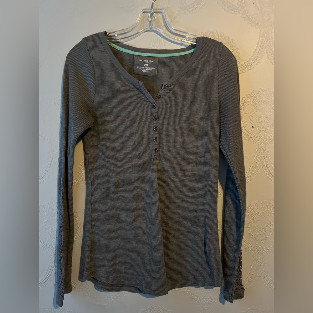 Sonoma. Women’s shirts size extra small.